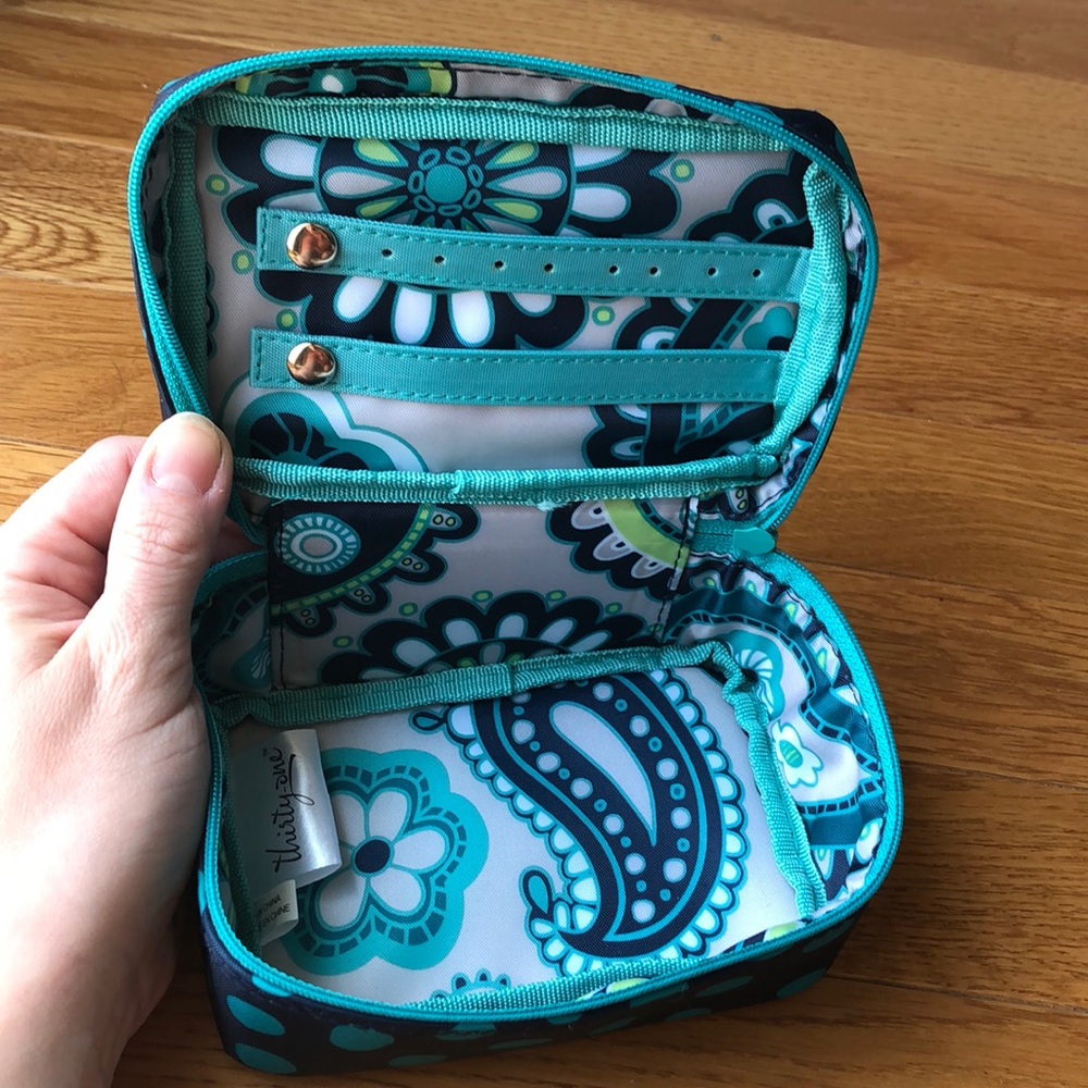Thirty-One Sturdy Jewelry Traveling Case